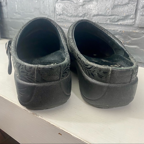 DANSKO BUCKLE SLIP ON CLOGS - Picture 4 of 9